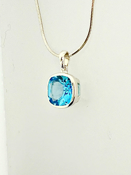 Affinity Swiss Blue Topaz 10 x 10 mm Cushion Cut Pendant